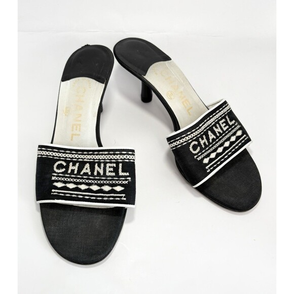 Chanel Kitten Heels Black Canvas w/ White Embroidery Vintage Y2K Sz EU 35.5 - Picture 3 of 14